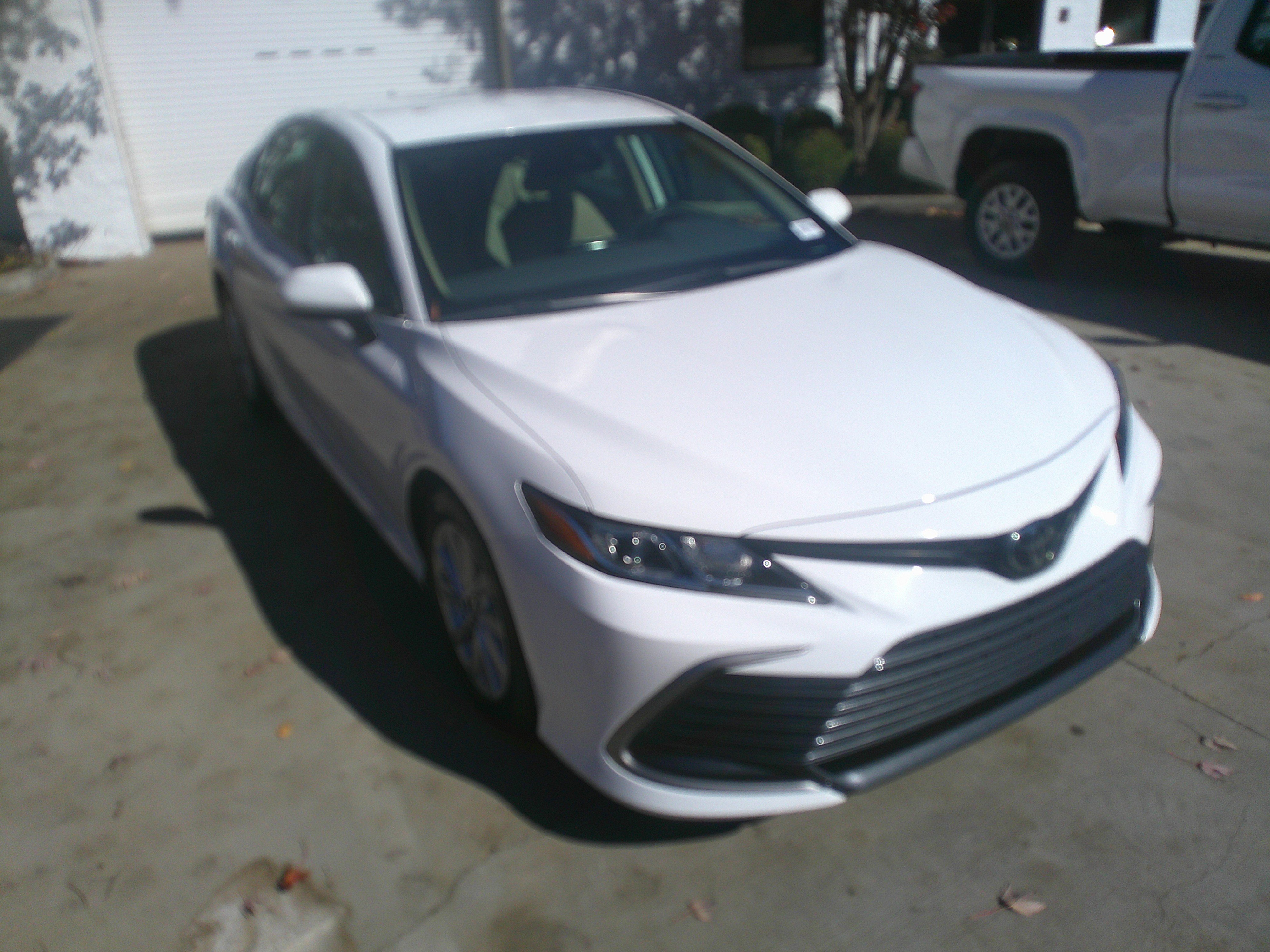 Used 2023 Toyota Camry LE image 2