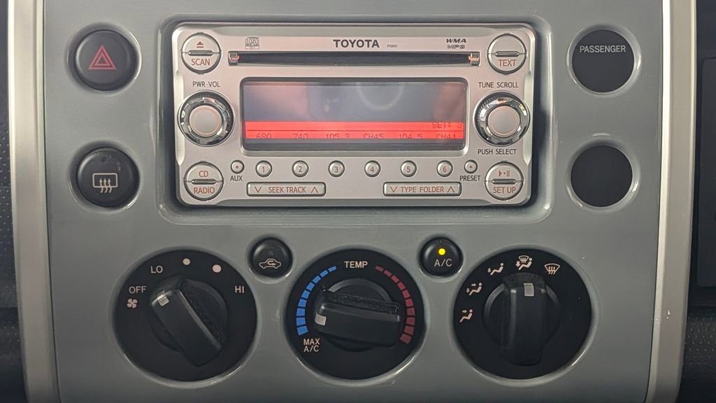 Used 2014 Toyota FJ Cruiser 4WD w/ Convenience Package image 28