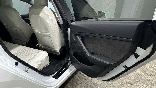 Used 2023 Tesla Model 3 Standard Range RWD image 15