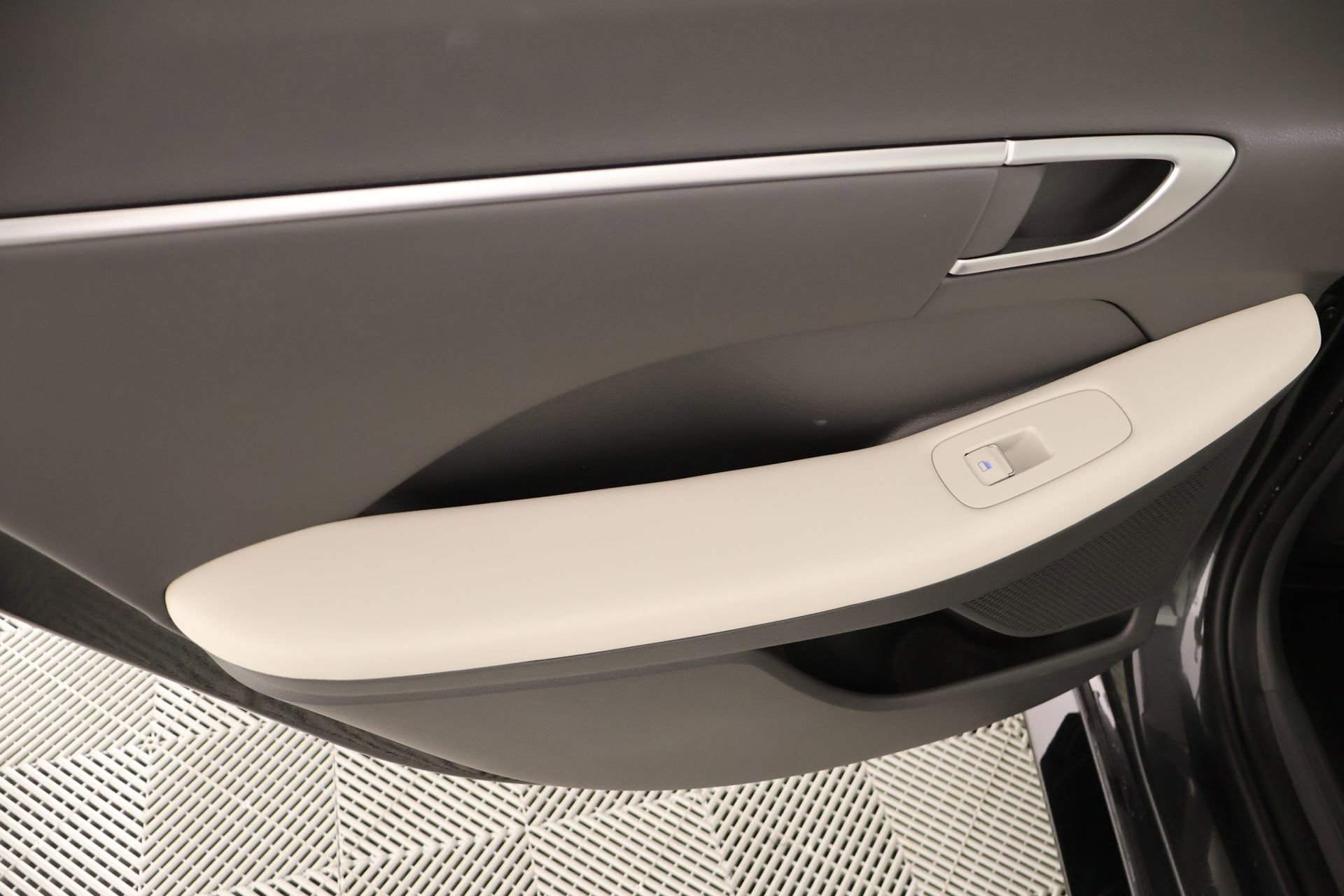 Certified 2025 Hyundai Sonata SEL image 15