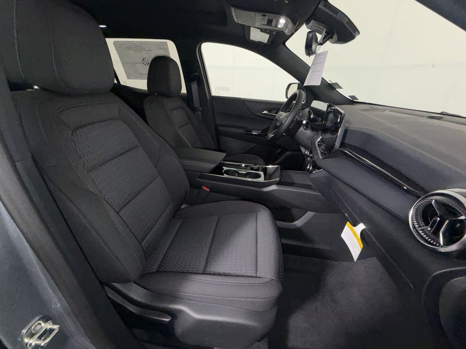 New 2027 Chevrolet Equinox LT w/ Safety and Technology Package AWD/4WD image 27