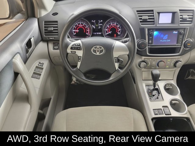 Used 2013 Toyota Highlander Plus AWD/4WD image 24