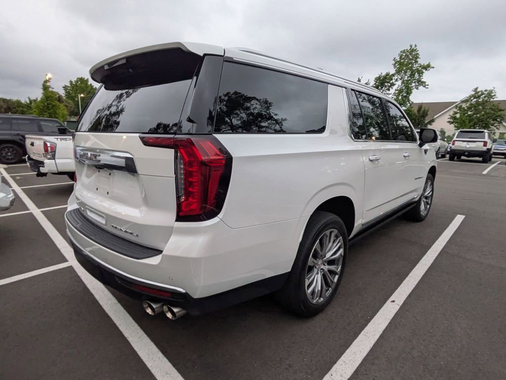 Used 2021 GMC Yukon XL Denali w/ Denali Premium Package AWD/4WD image 6