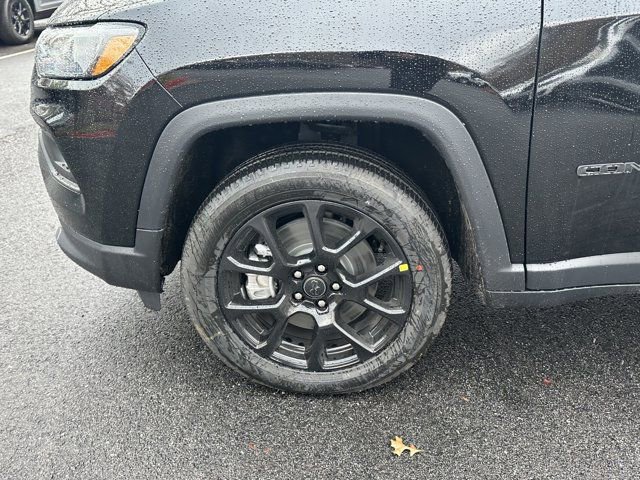 New 2026 Jeep Compass Latitude image 12