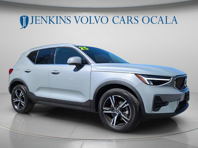 Certified 2025 Volvo XC40 B5 Core AWD/4WD image 9