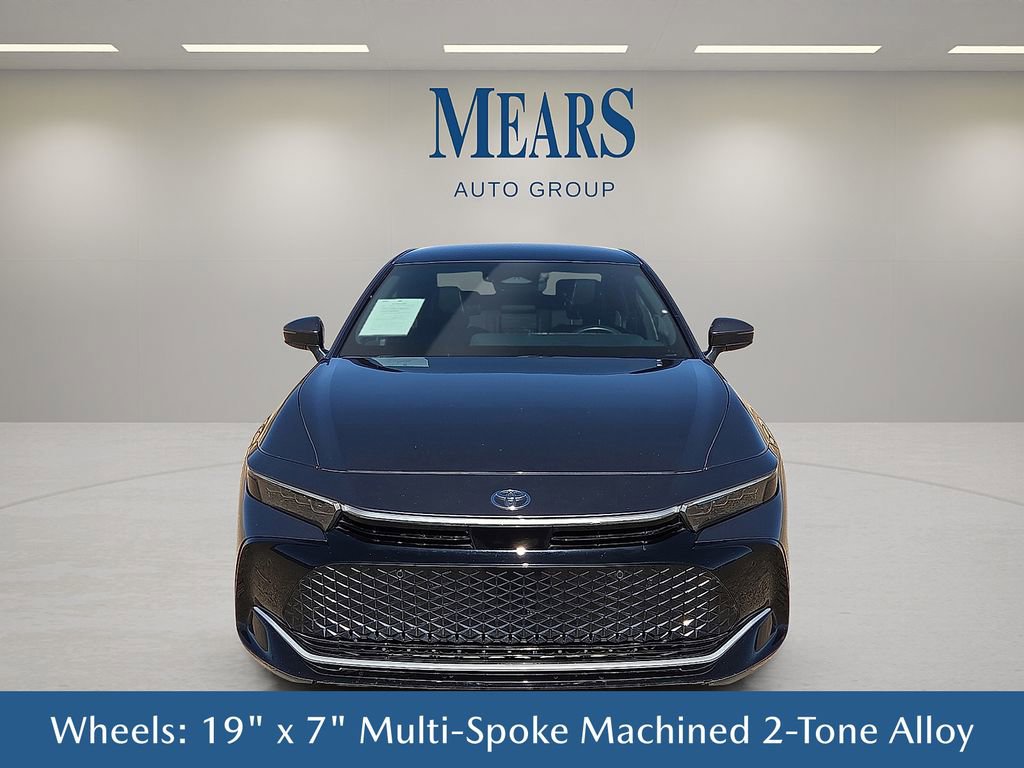 Used 2023 Toyota Crown Limited image 9