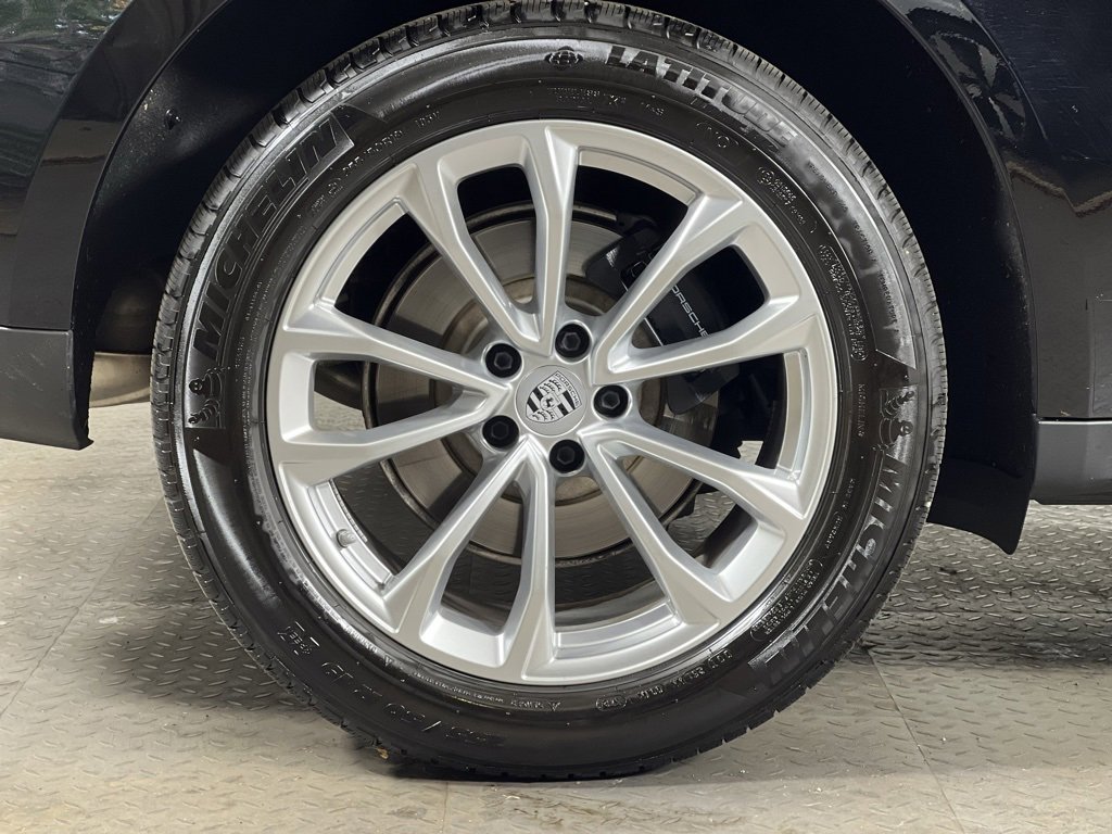 Used 2025 Porsche Macan image 14