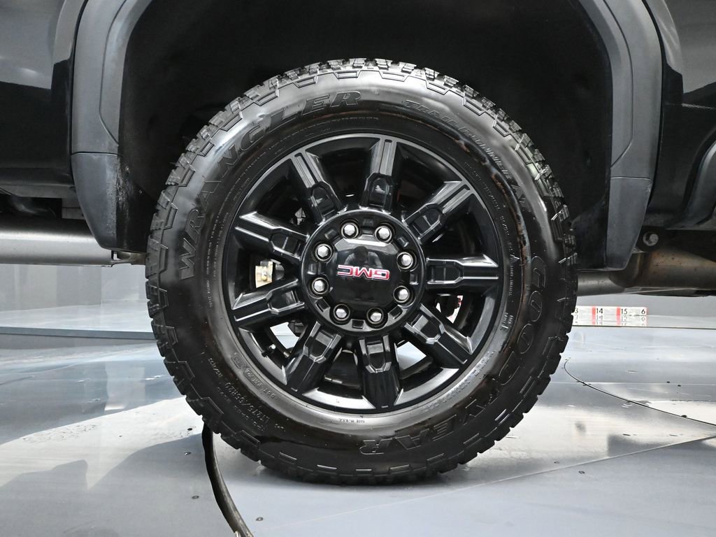 Used 2025 GMC Sierra 3500 AT4 image 17