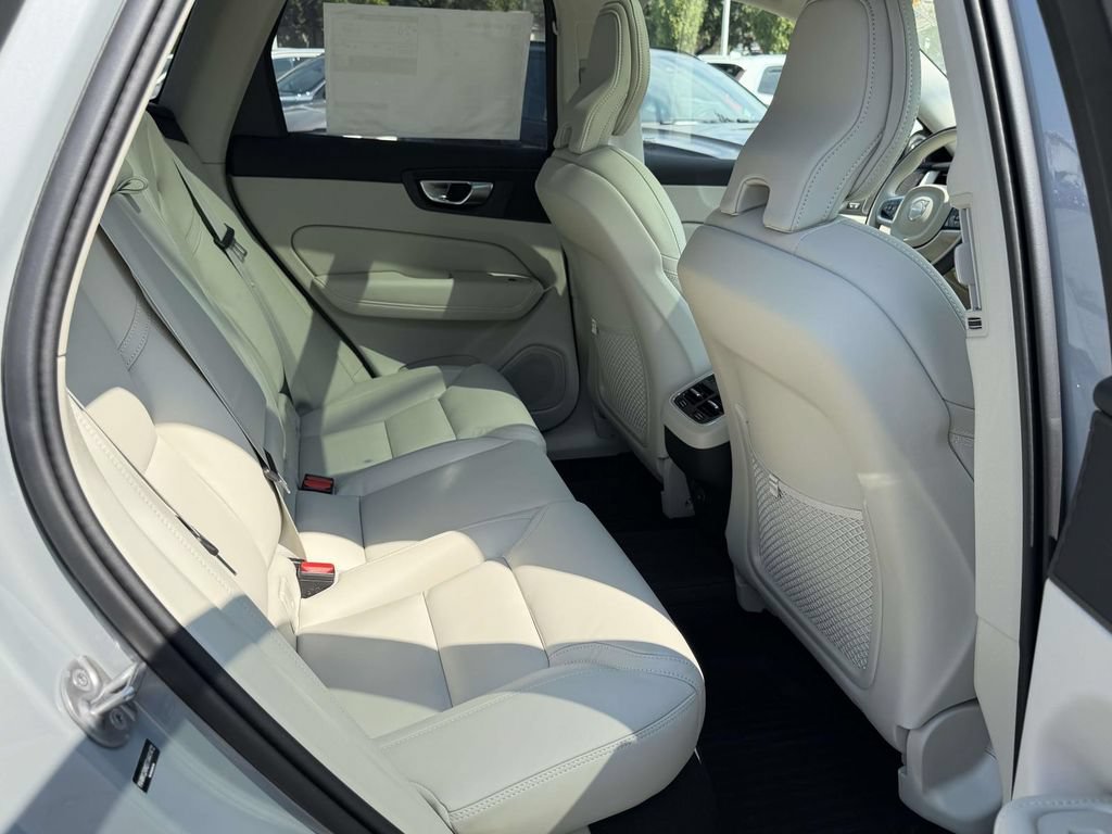 New 2026 Volvo XC60 B5 Ultra w/ Protection Package Premier AWD/4WD image 12