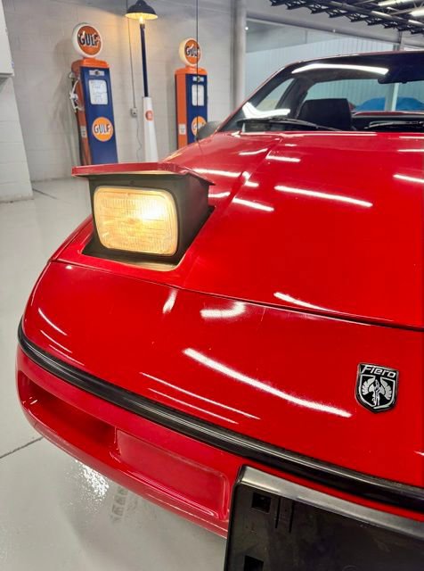 Used 1988 Pontiac Fiero image 12