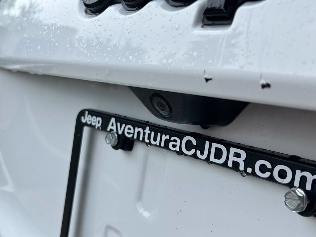 Used 2018 Jeep Grand Cherokee Altitude AWD/4WD image 32