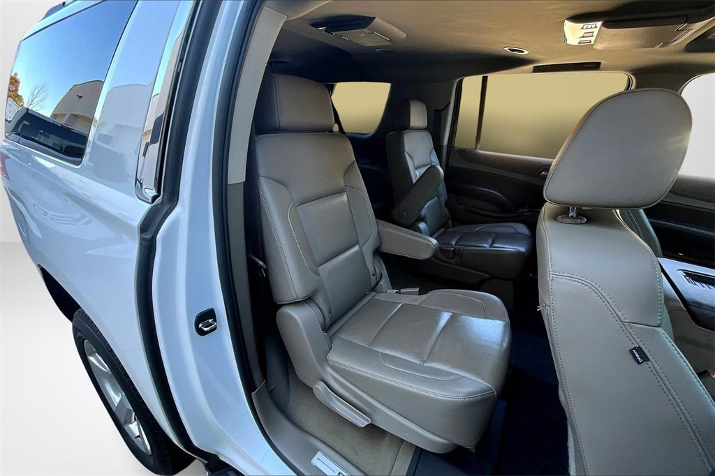 Used 2020 Chevrolet Suburban Premier image 23