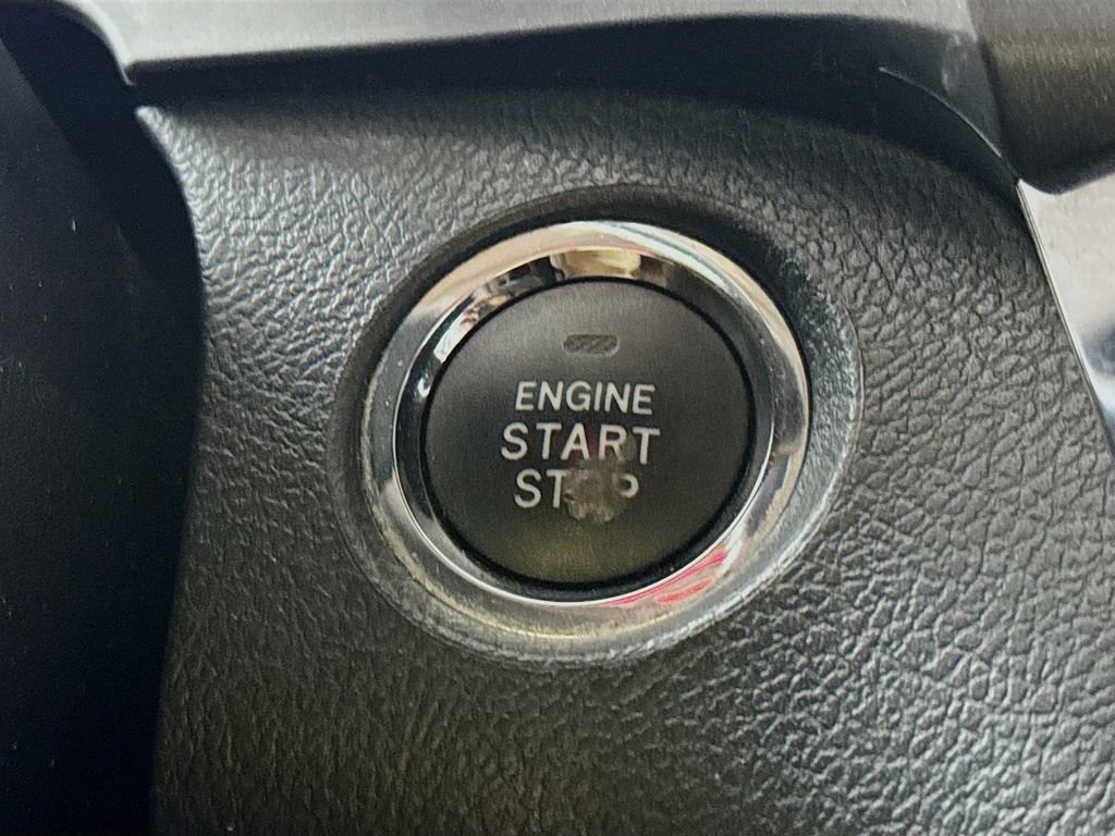 Used 2018 Toyota Sienna Limited Premium w/ Carpet Mat Package image 19