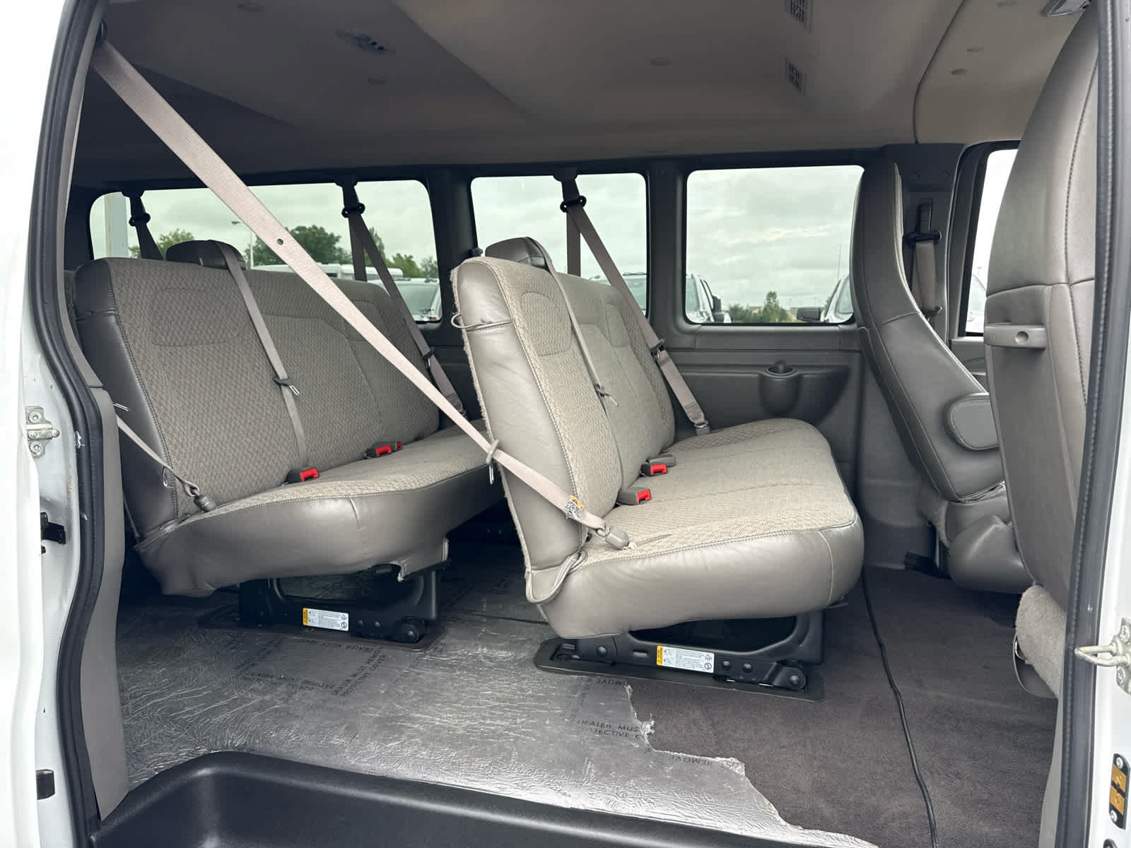 Certified 2025 Chevrolet Express 3500 LT w/ LT Preferred Equipment Group RWD image 19