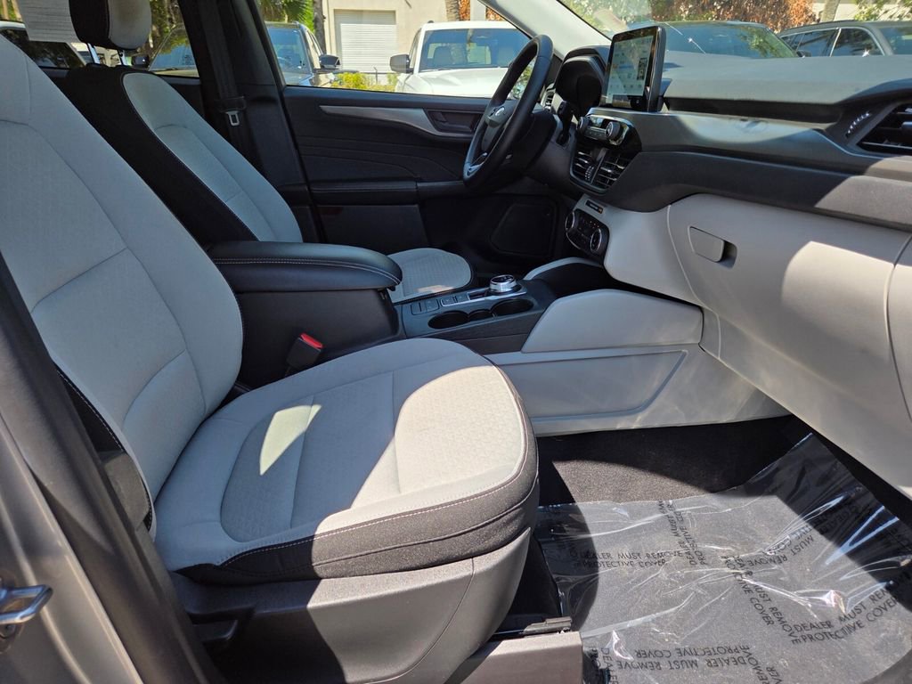 Used 2024 Ford Escape Active image 10