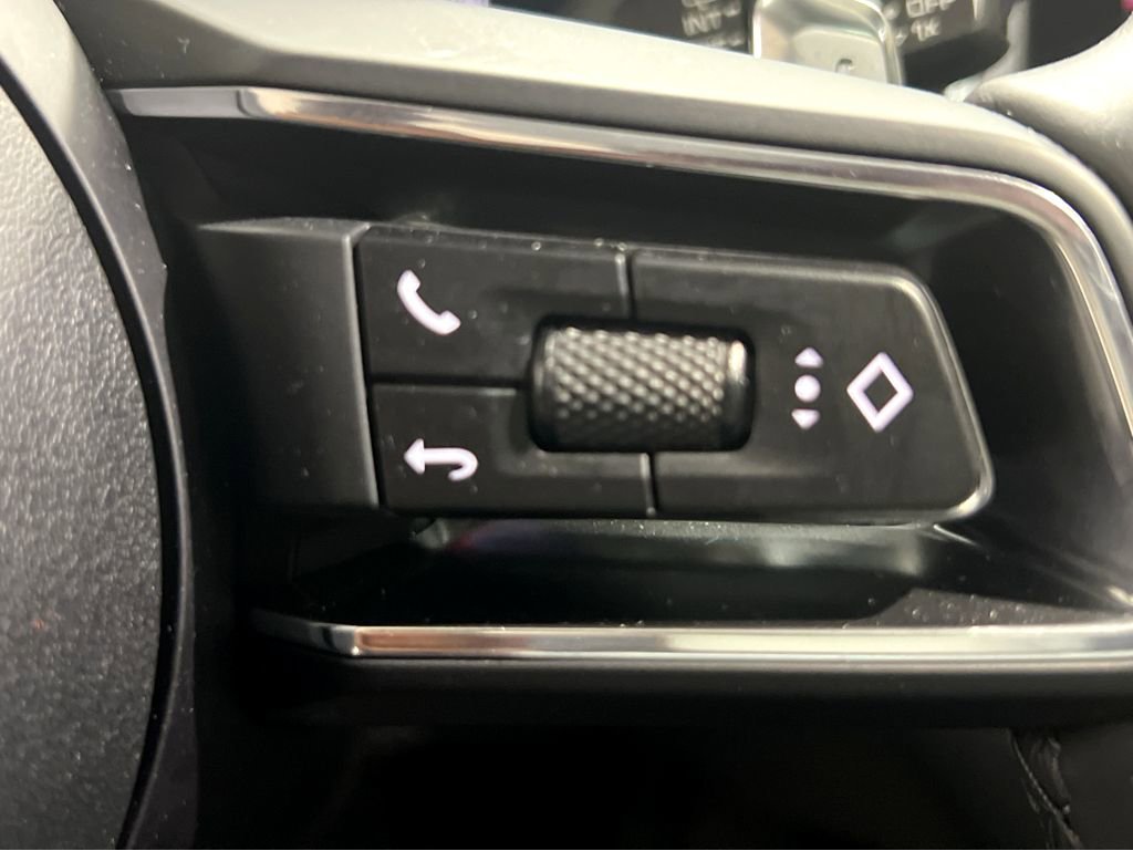 Used 2023 Porsche Macan image 13