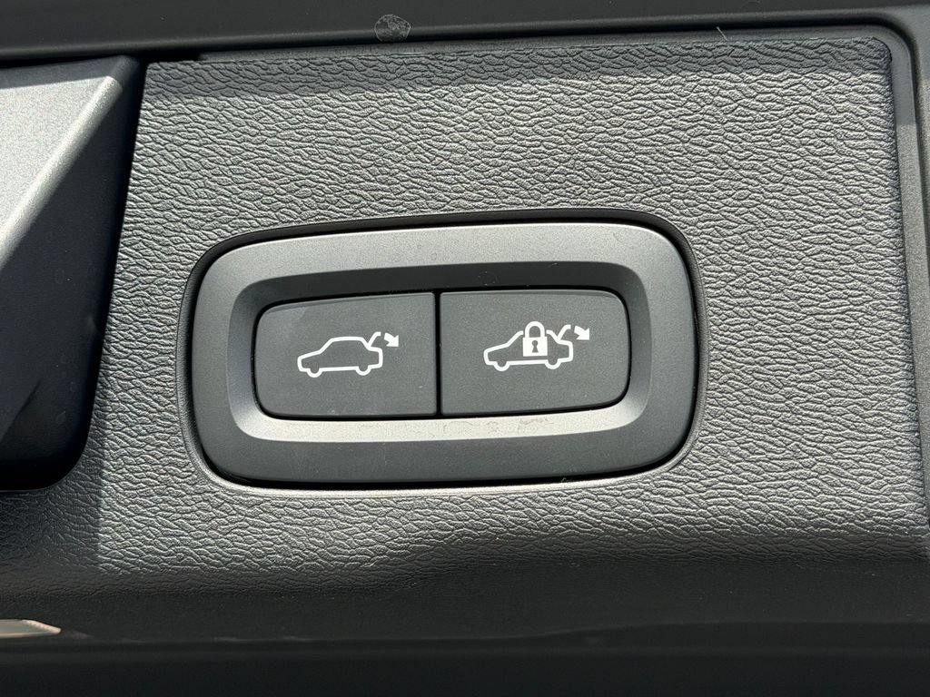 Certified 2023 Volvo XC60 B5 Plus w/ Climate Package AWD/4WD image 20