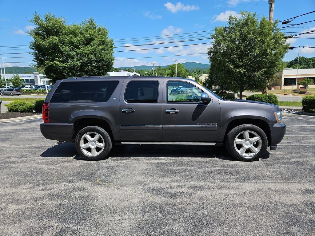 Used 2010 Chevrolet Suburban LTZ AWD/4WD image 7