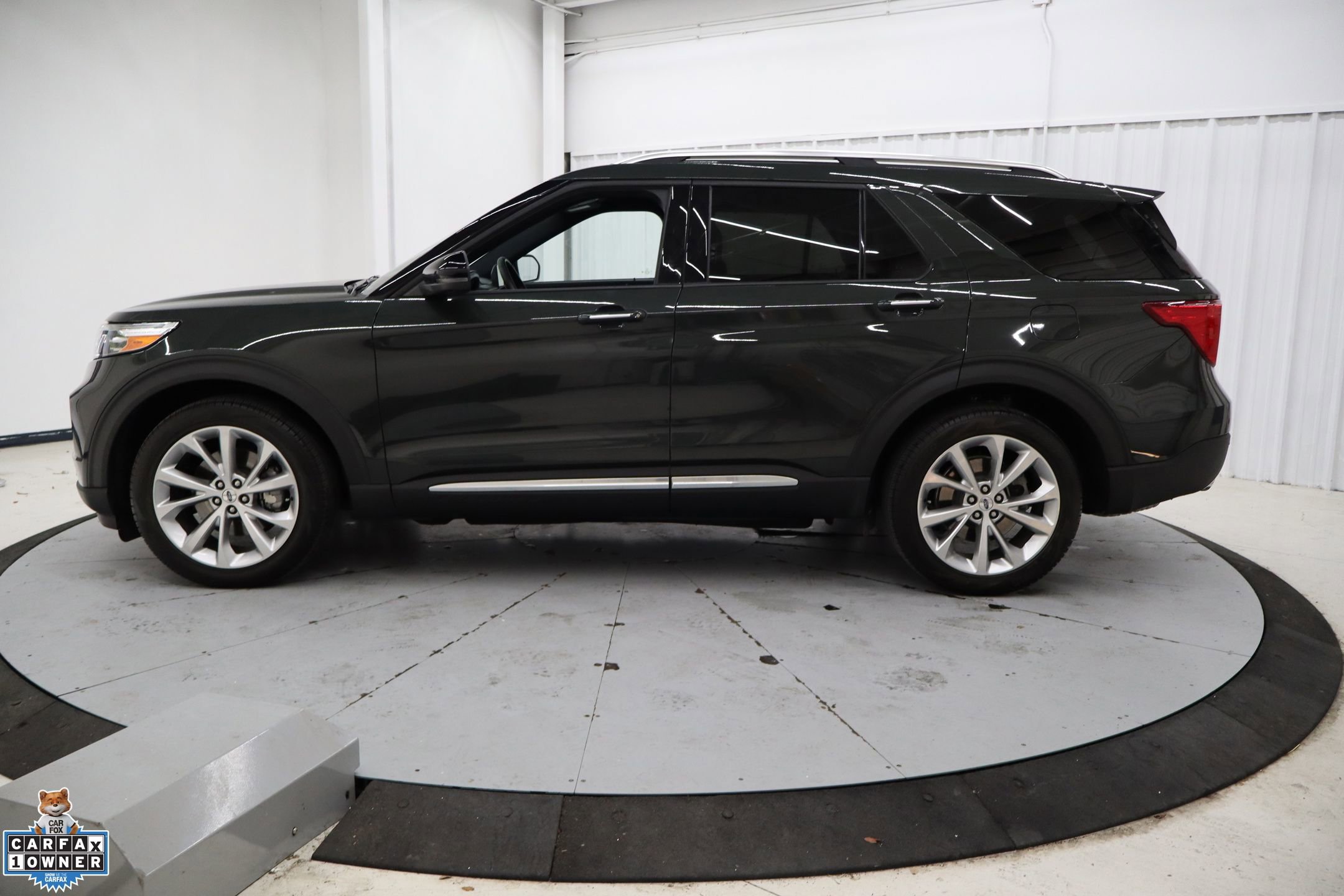 Certified 2023 Ford Explorer Platinum w/ Technology Package image 9