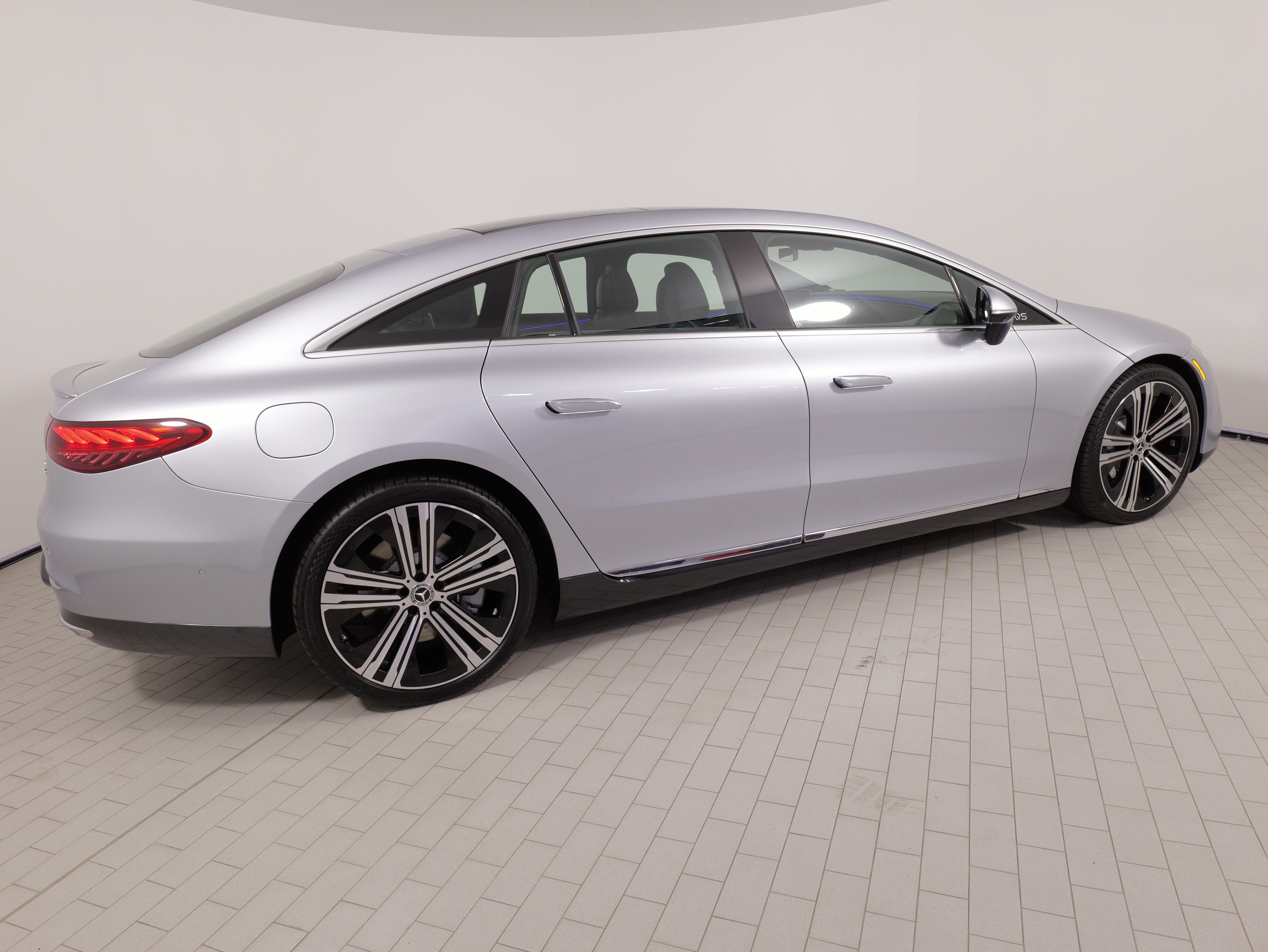 Used 2023 Mercedes-Benz EQS 450+ 4MATIC Sedan image 9
