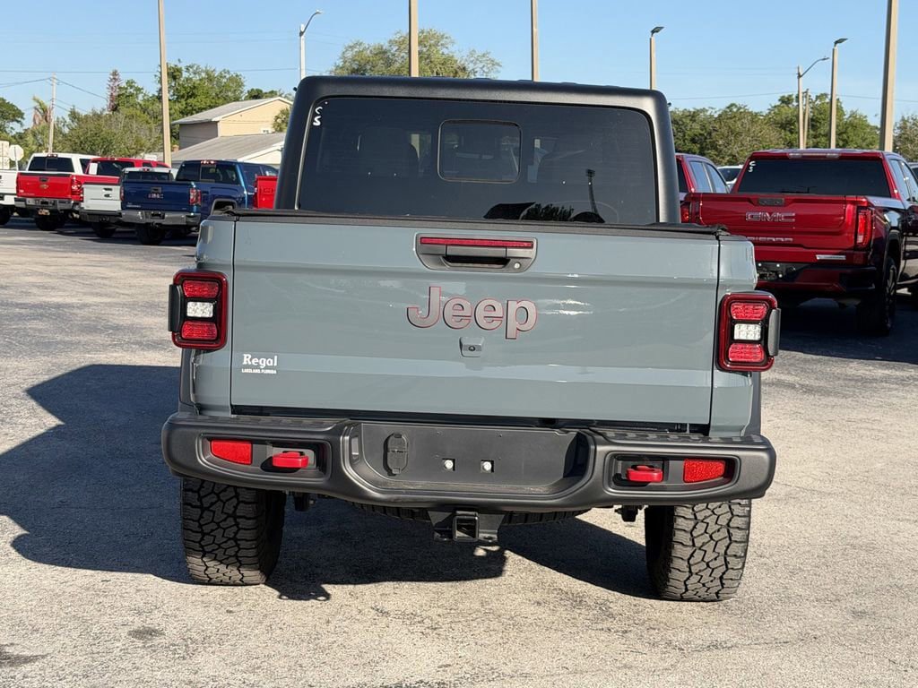 Used 2024 Jeep Gladiator Rubicon AWD/4WD image 6