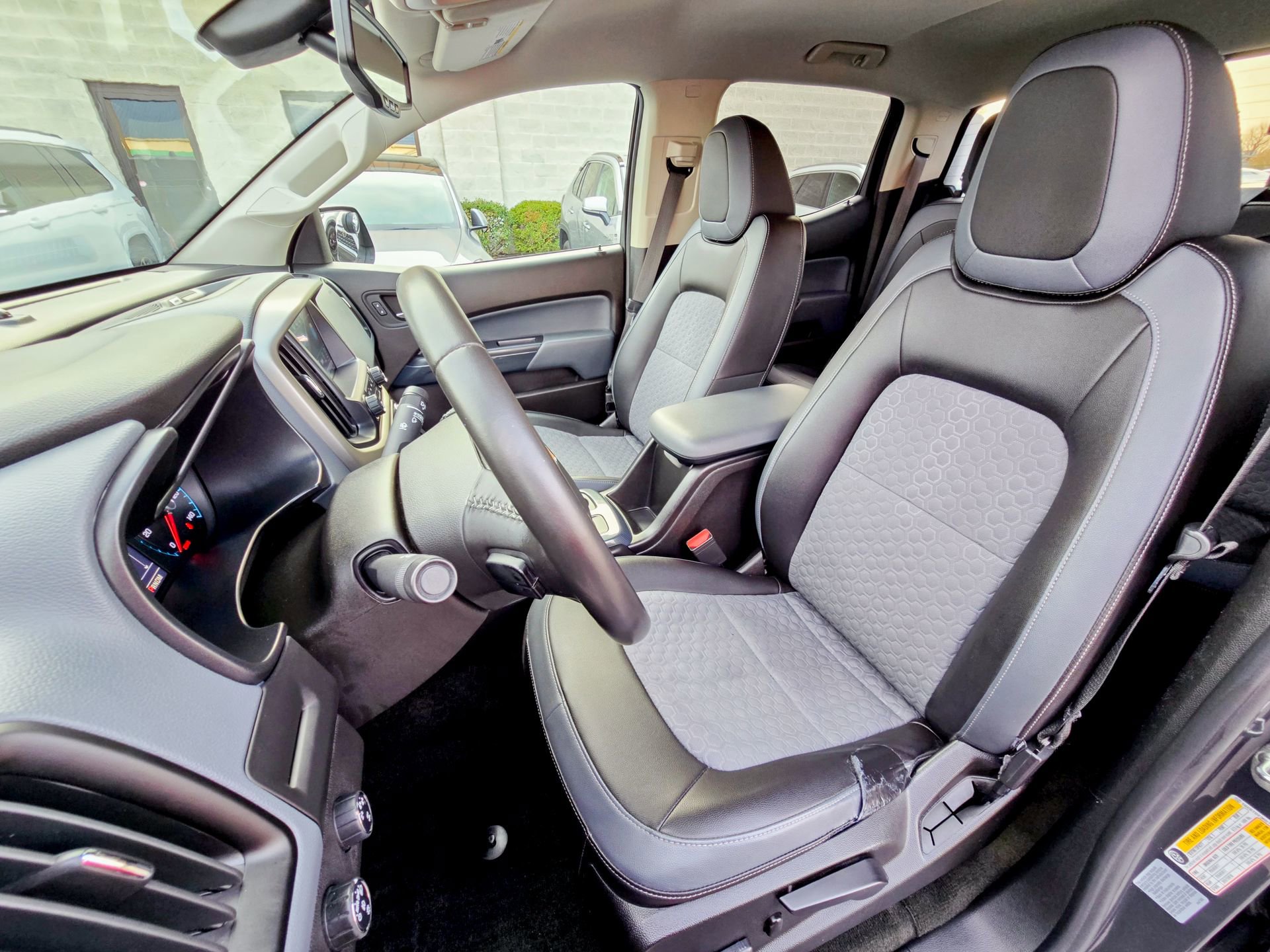 Used 2016 Chevrolet Colorado Z71 image 23