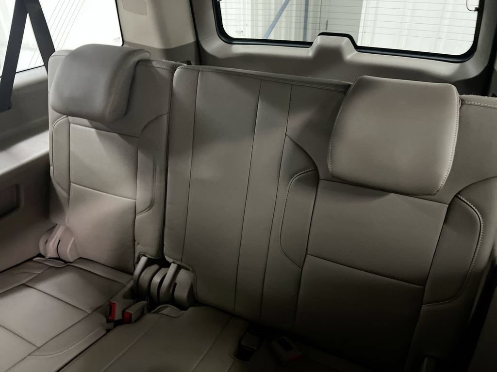 Used 2017 Chevrolet Suburban Premier AWD/4WD image 29