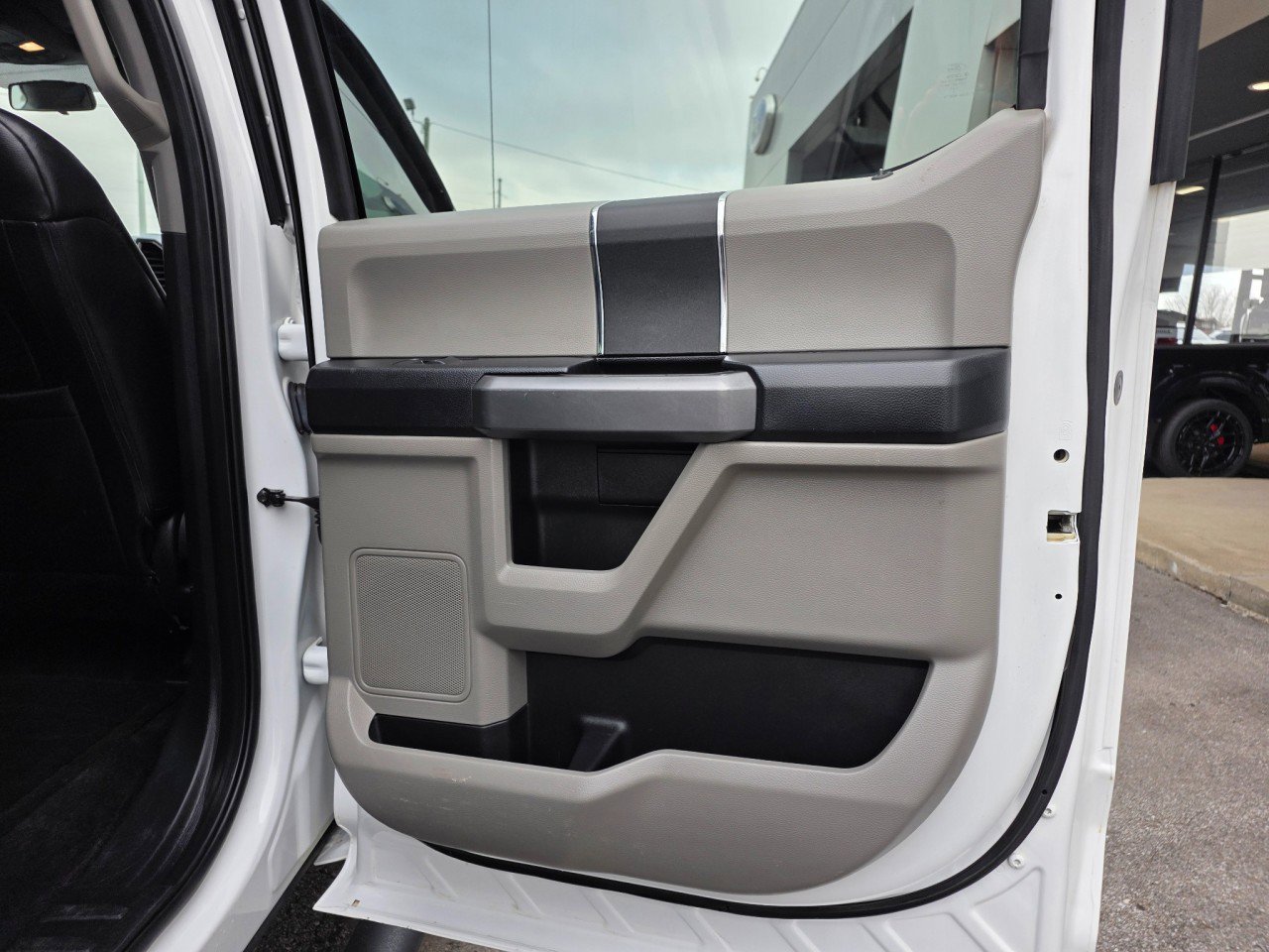 Used 2017 Ford F150 XLT image 13