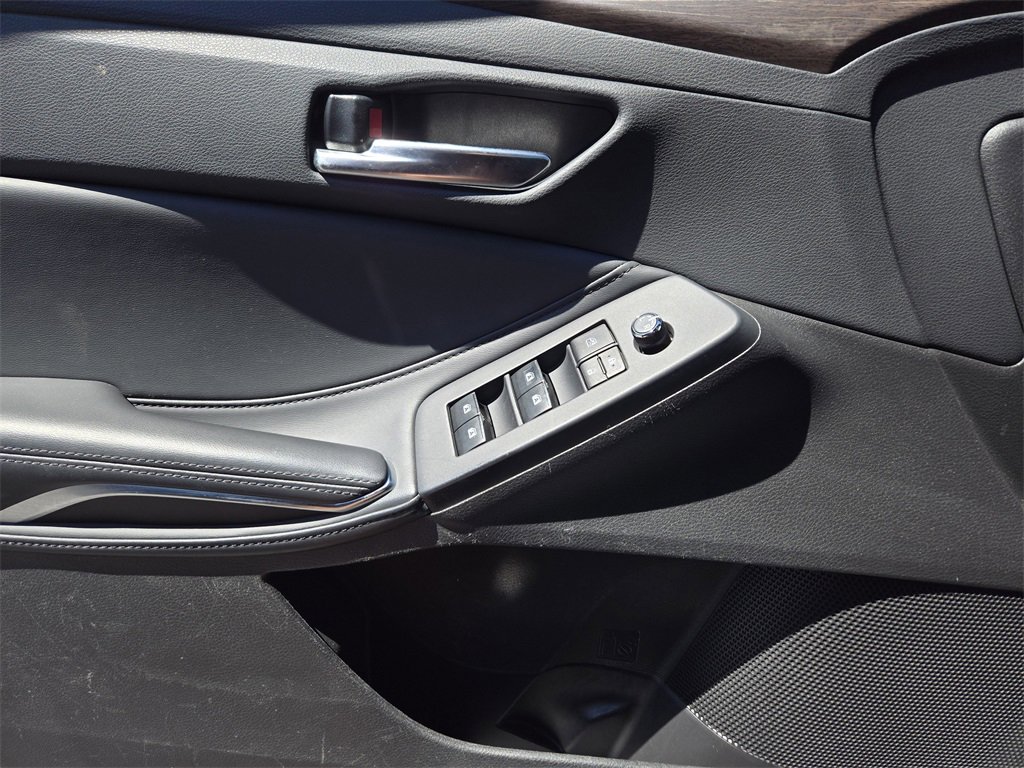 Used 2020 Toyota Avalon XLE FWD image 23