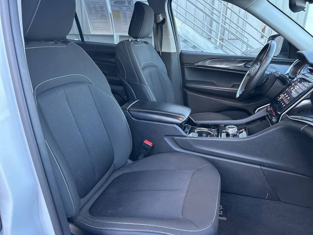 Used 2022 Jeep Grand Cherokee L Laredo w/ Luxury Tech Group I image 43