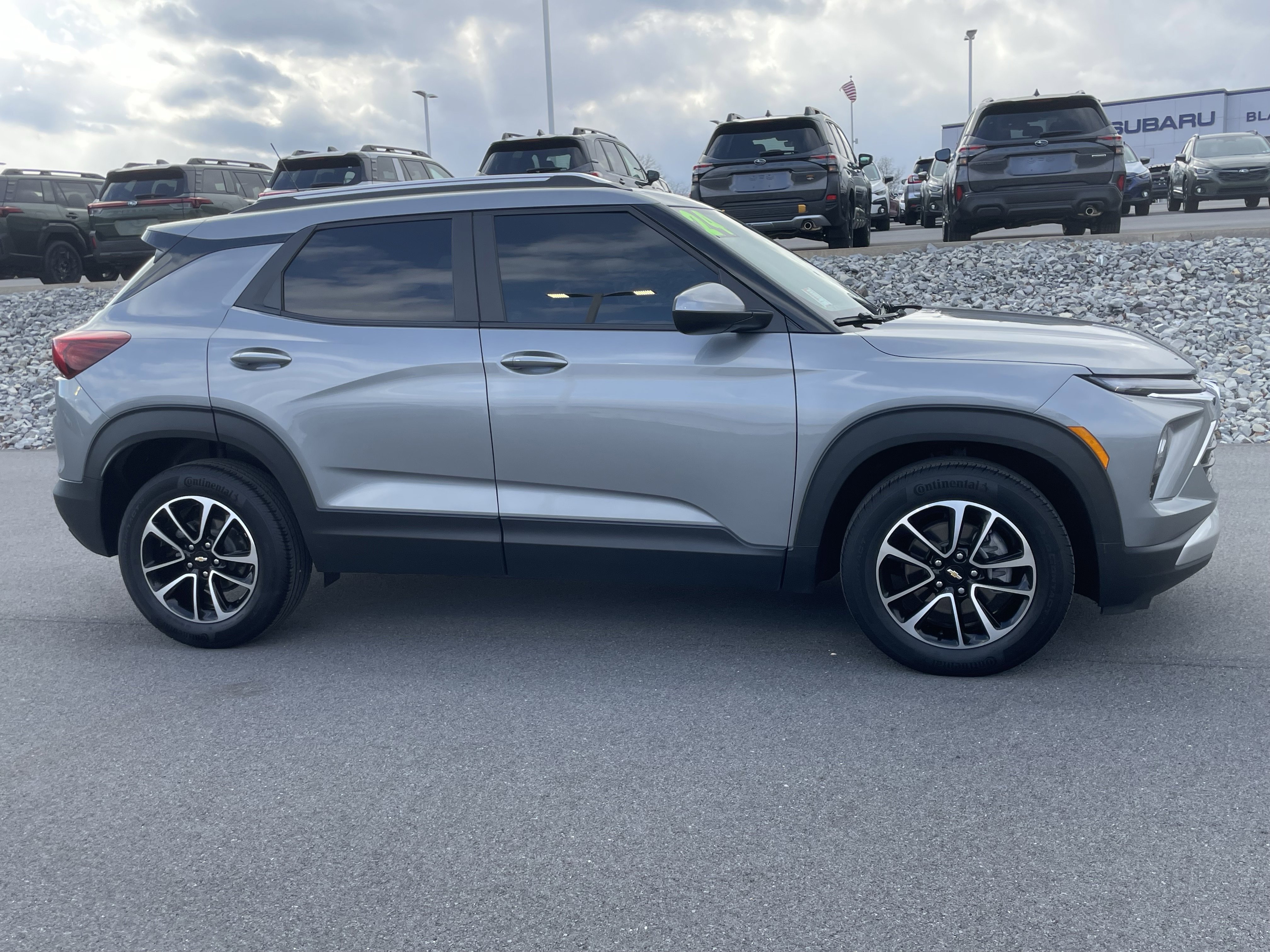 Used 2024 Chevrolet TrailBlazer LT w/ Driver Confidence Package image 2