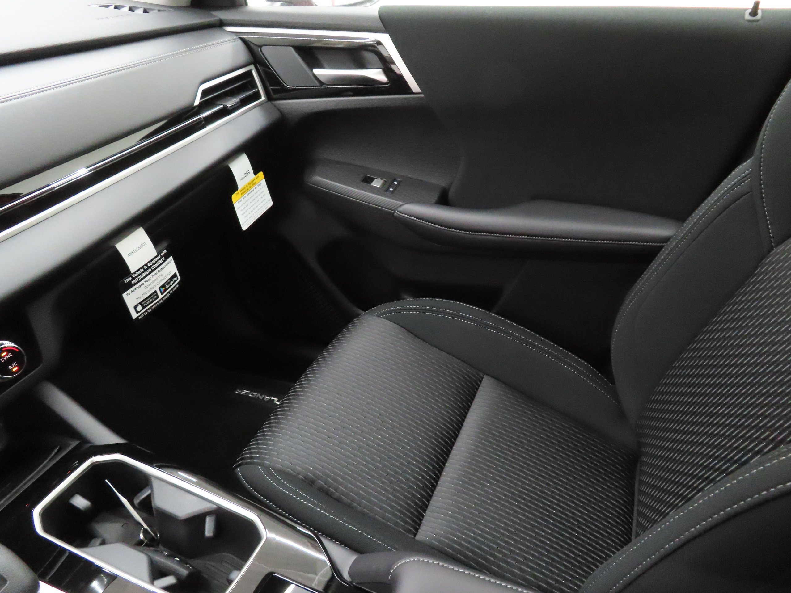 New 2026 Mitsubishi Outlander ES FWD image 20