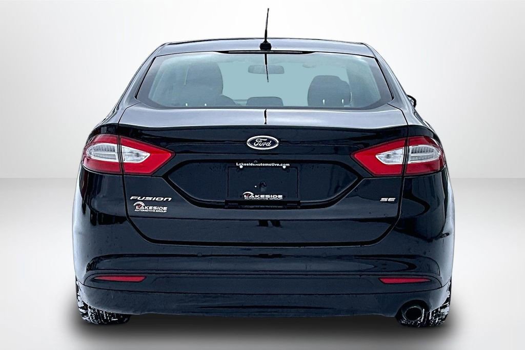 Used 2016 Ford Fusion SE image 6