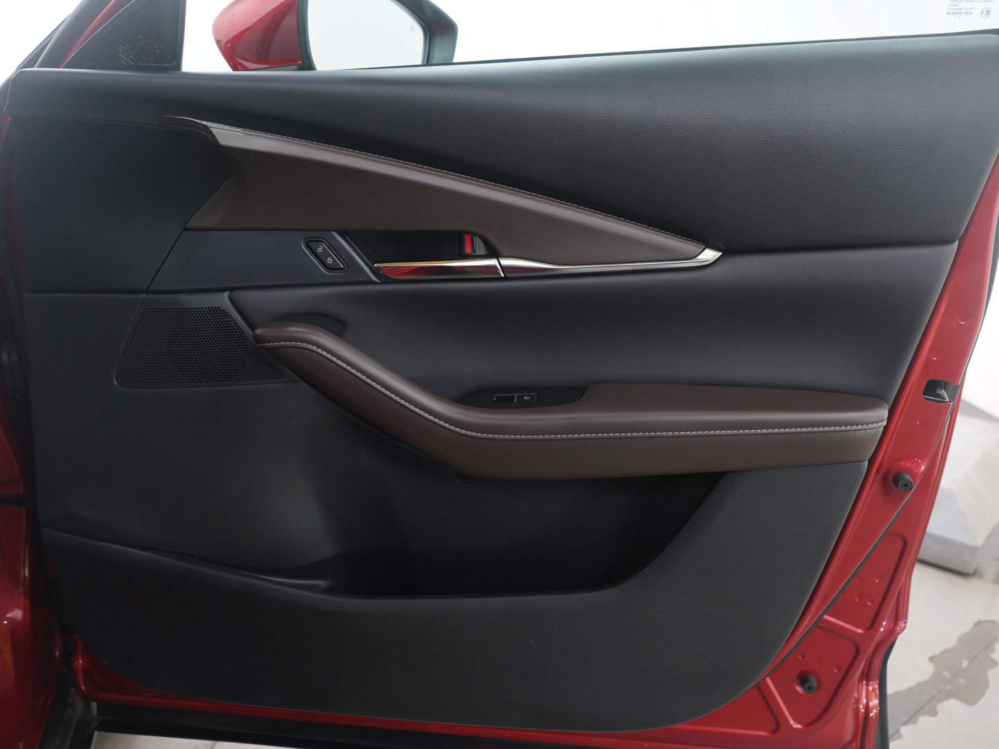 Used 2023 MAZDA CX-30 AWD 2.5 S w/ Premium Package image 9