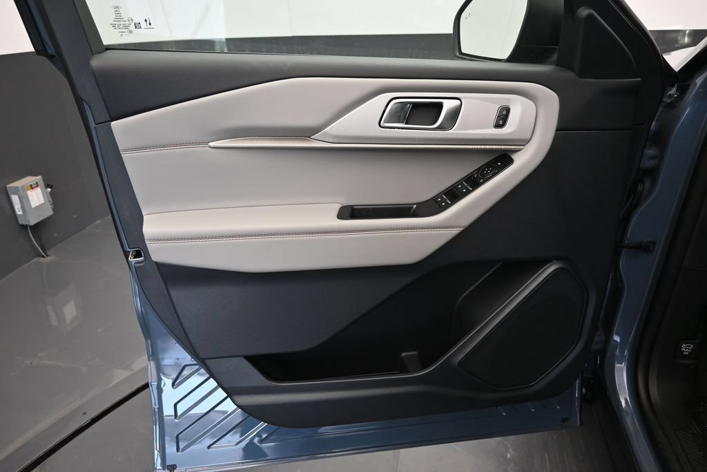 New 2026 Ford Explorer Active w/ Active Comfort Package AWD/4WD image 17