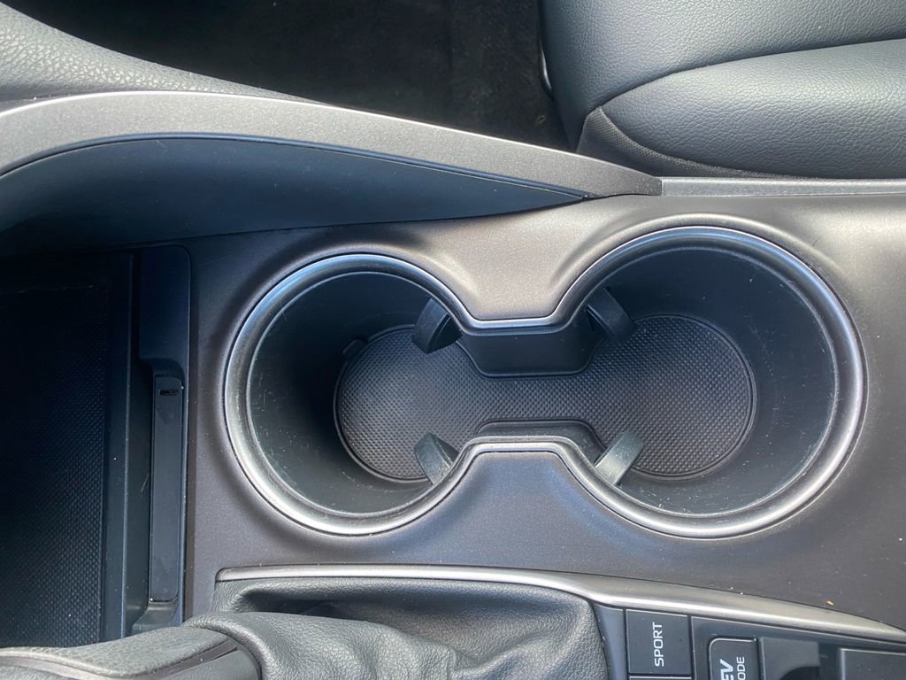 Used 2022 Toyota Camry SE w/ Convenience Package image 25