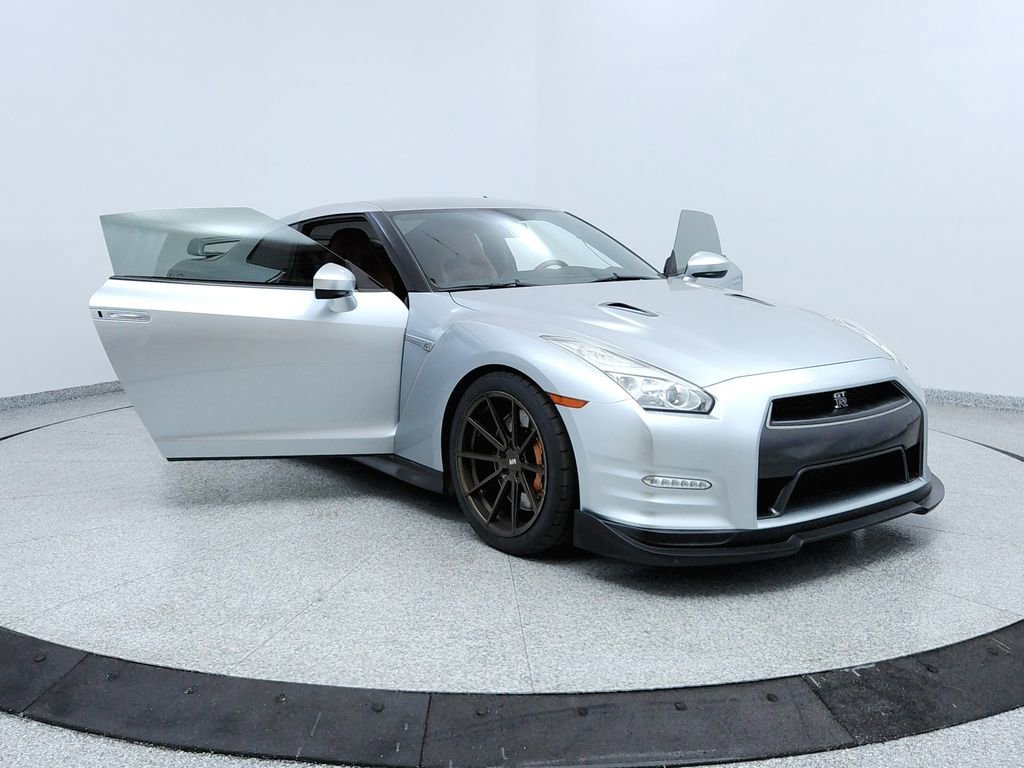 Used 2015 Nissan GT-R Premium AWD/4WD image 12