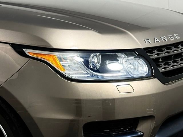 Used 2016 Land Rover Range Rover Sport SE image 16