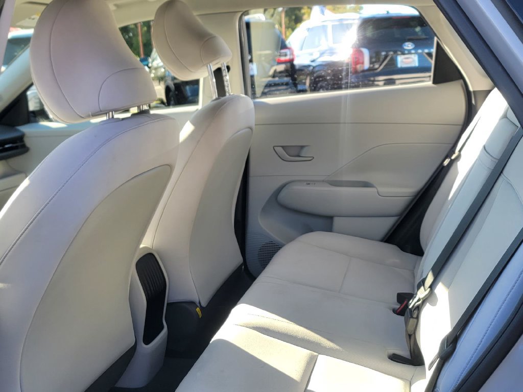 Used 2024 Hyundai Kona SE FWD image 16