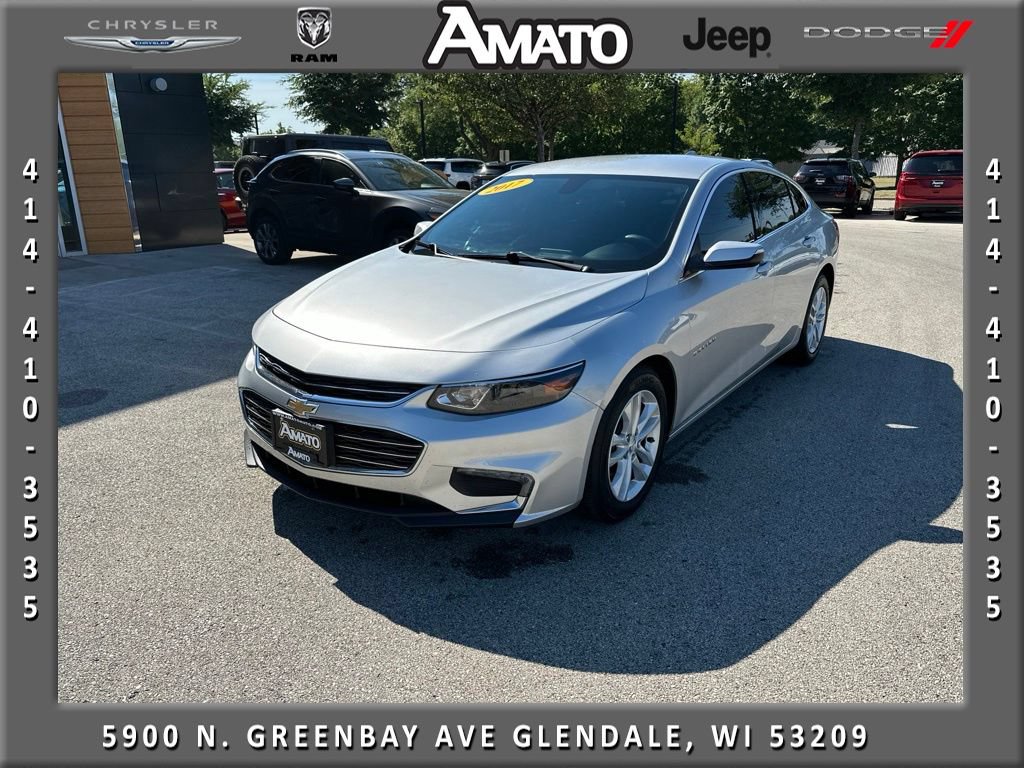 Used 2017 Chevrolet Malibu LT FWD image 1