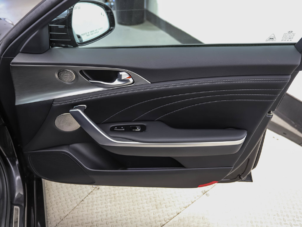 Used 2022 Kia Stinger GT2 AWD/4WD image 29