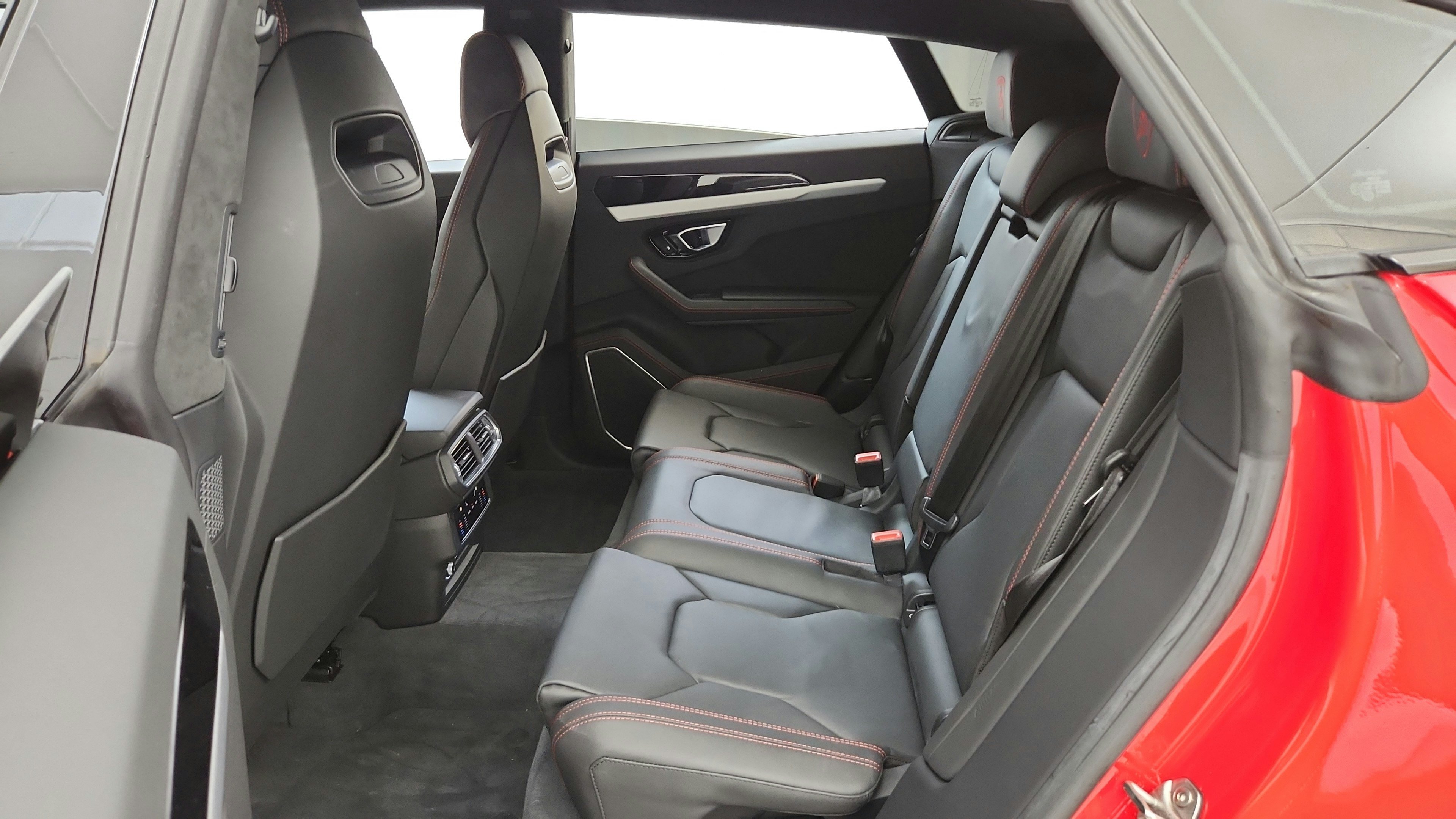 Used 2022 Lamborghini Urus AWD/4WD image 23