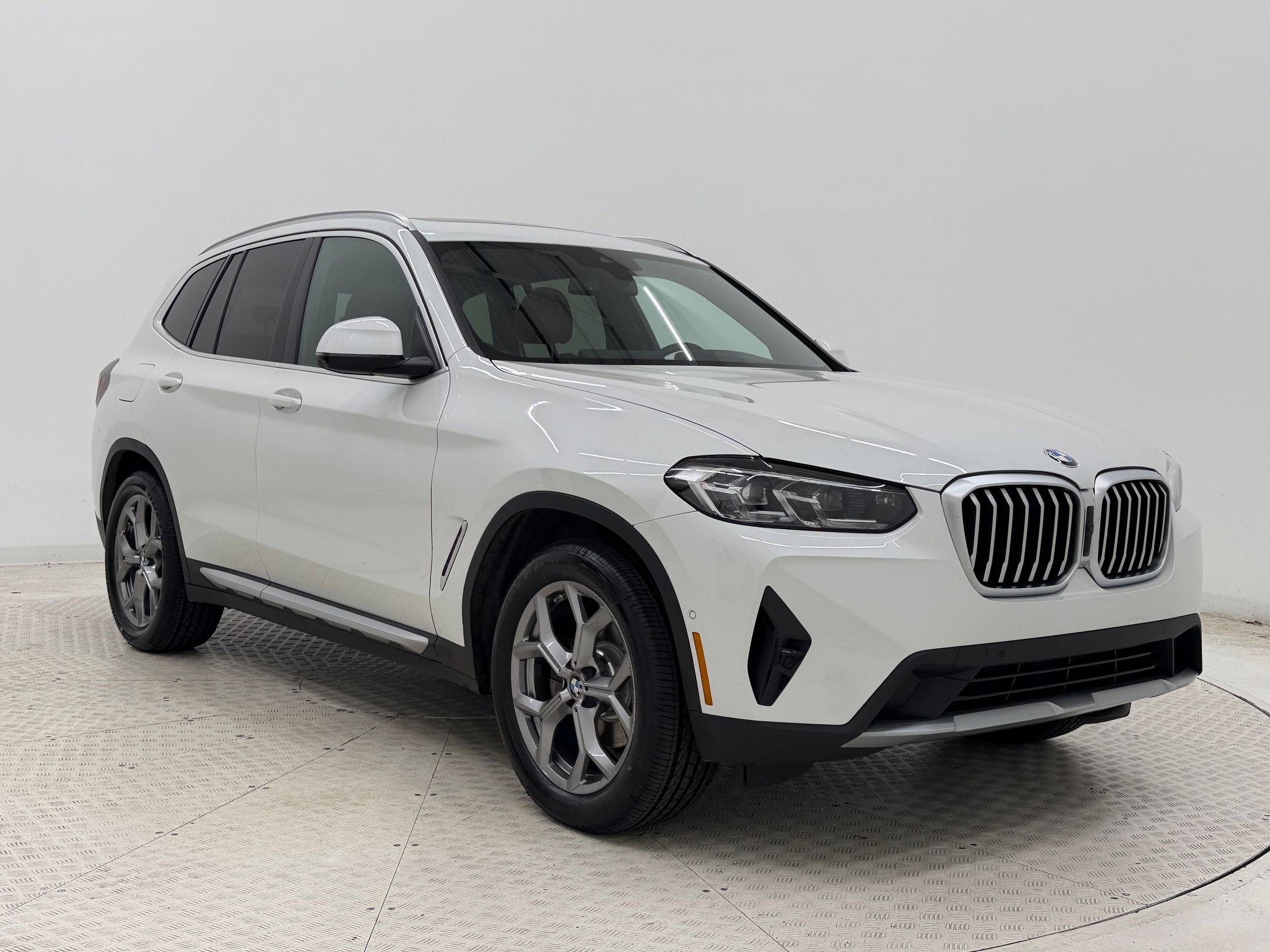 Used 2024 BMW X3 sDrive30i w/ Premium Package RWD image 7