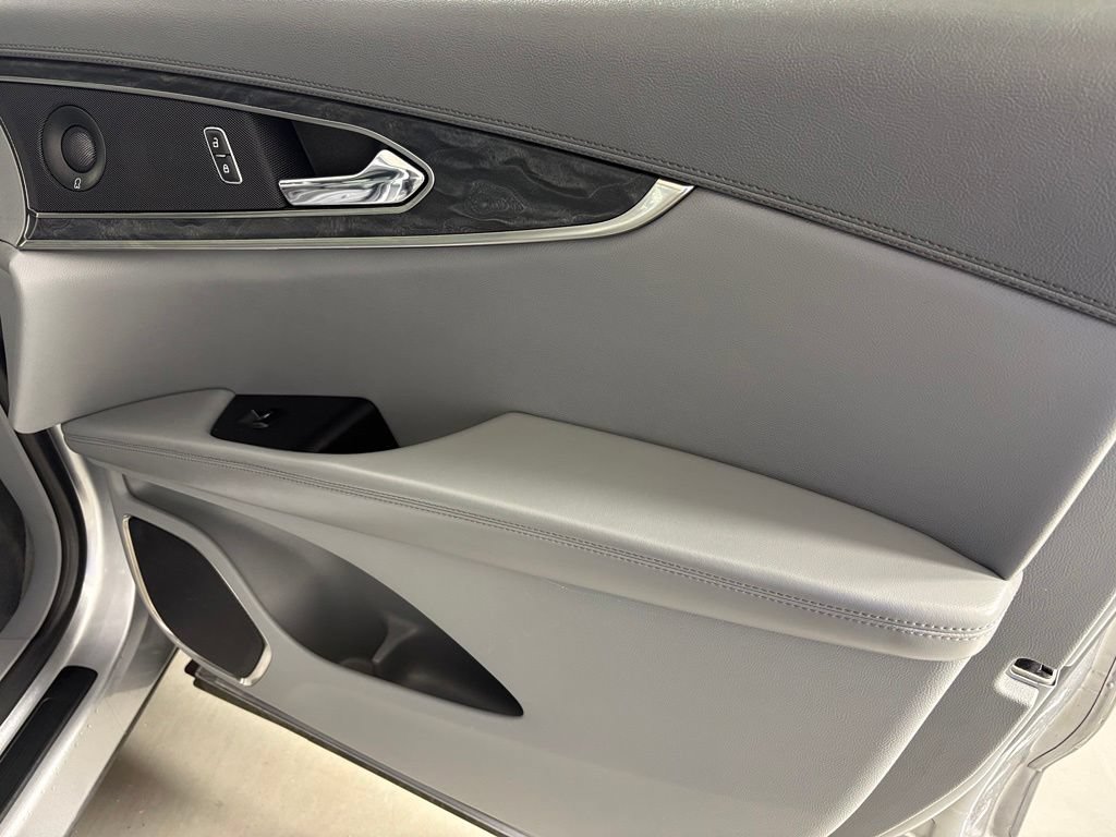 Used 2020 Lincoln Nautilus Reserve FWD image 40