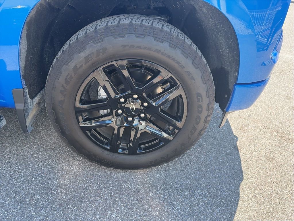 Used 2026 Chevrolet Silverado 1500 RST w/ RST Select Package image 9