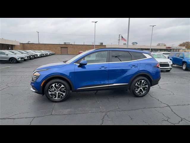 Used 2025 Kia Sportage EX w/ Premium Package image 5