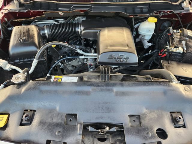 Used 2021 RAM 1500 Classic SLT image 31