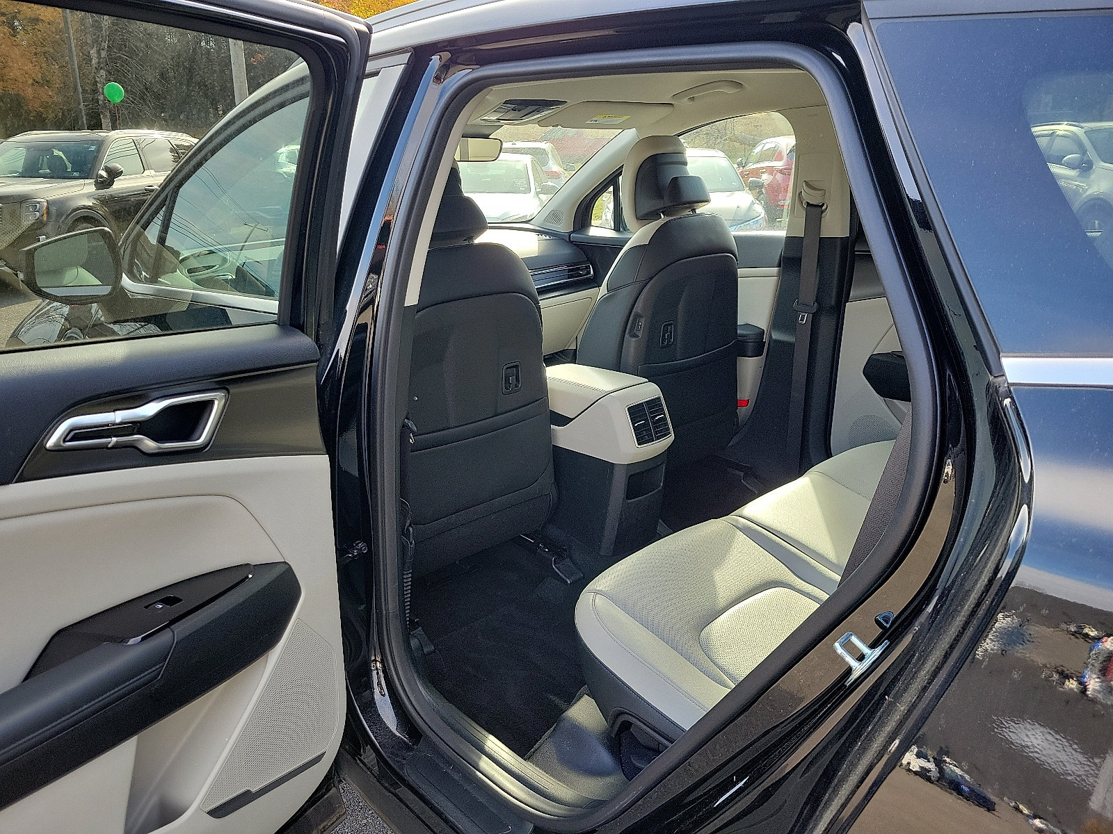 Used 2023 Kia Sportage EX AWD/4WD image 8