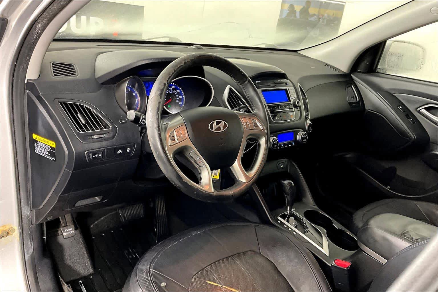 Used 2012 Hyundai Tucson Limited FWD image 16