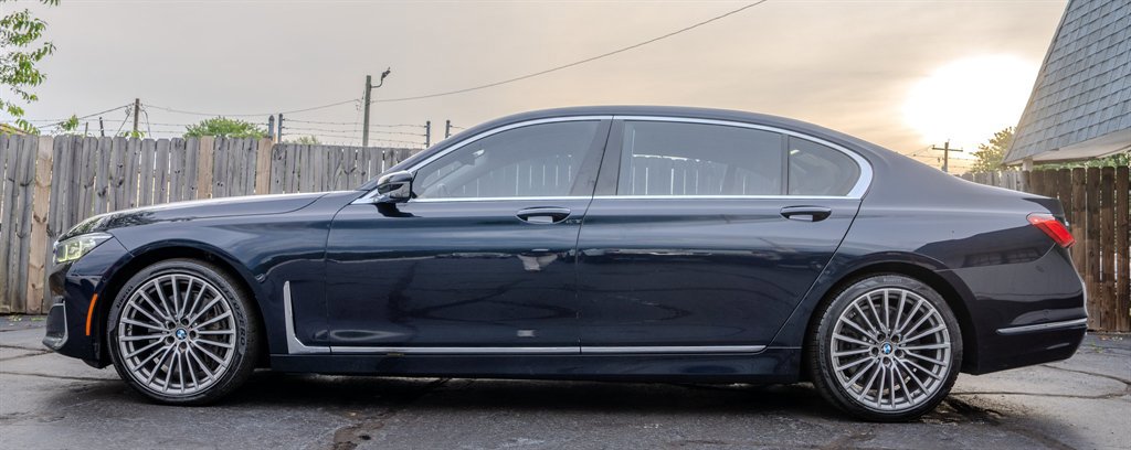 Used 2020 BMW 750i xDrive w/ Executive Package AWD/4WD image 8